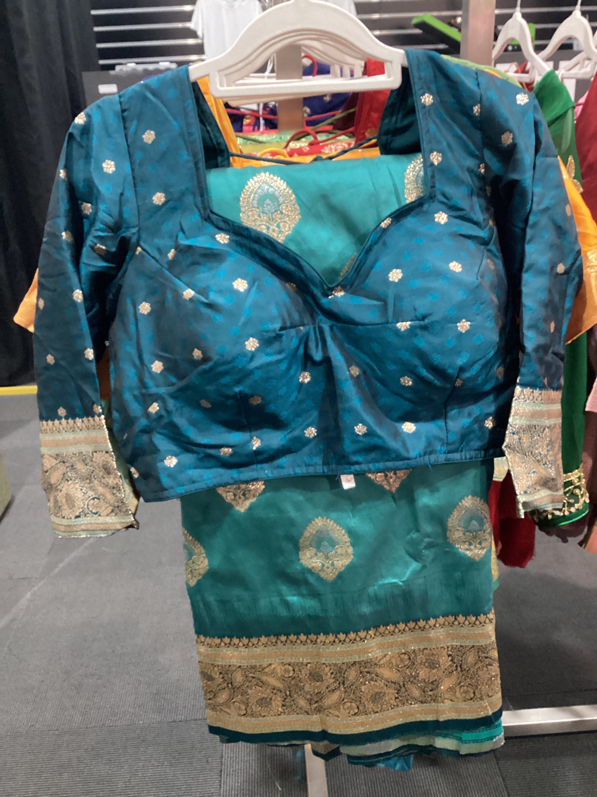 Dola silk saree Set